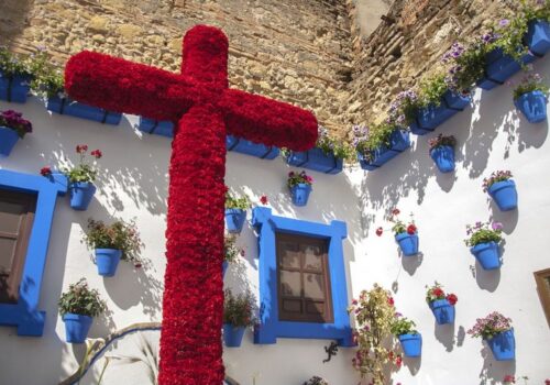 Patio decorado para las fiestas de las cruces de mayo en el aljarafe