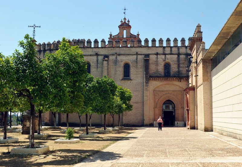 Vista exterior del Monasterio de San Isidoro del campo en Santiponce, Sevilla