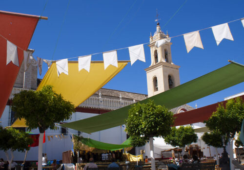Vista de la plaza de Olivares con la decoración de Olivares Barroco